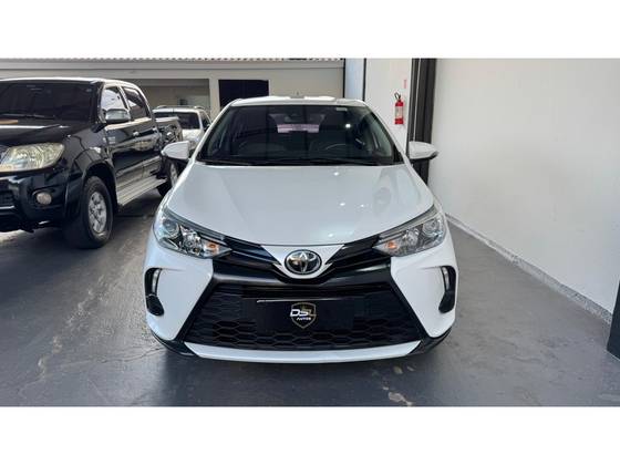 TOYOTA YARIS 1.5 16V FLEX SEDAN XS CONNECT MULTIDRIVE